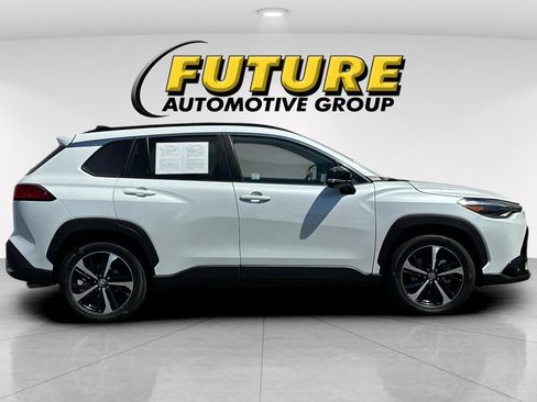 Used 2025 Toyota Corolla Cross AWD Hybrid w/ Convenience Package image 3