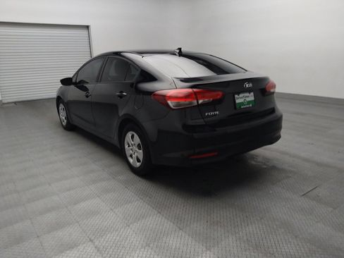 Used 2017 Kia Forte LX FWD image 5