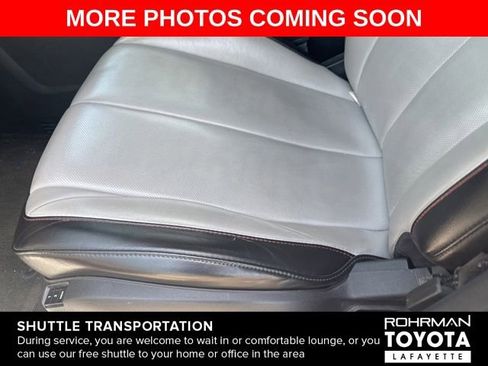 Used 2017 Chevrolet Equinox Premier w/ Enhanced Convenience Package FWD image 6