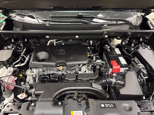 Used 2021 Toyota RAV4 XLE Premium AWD/4WD image 21