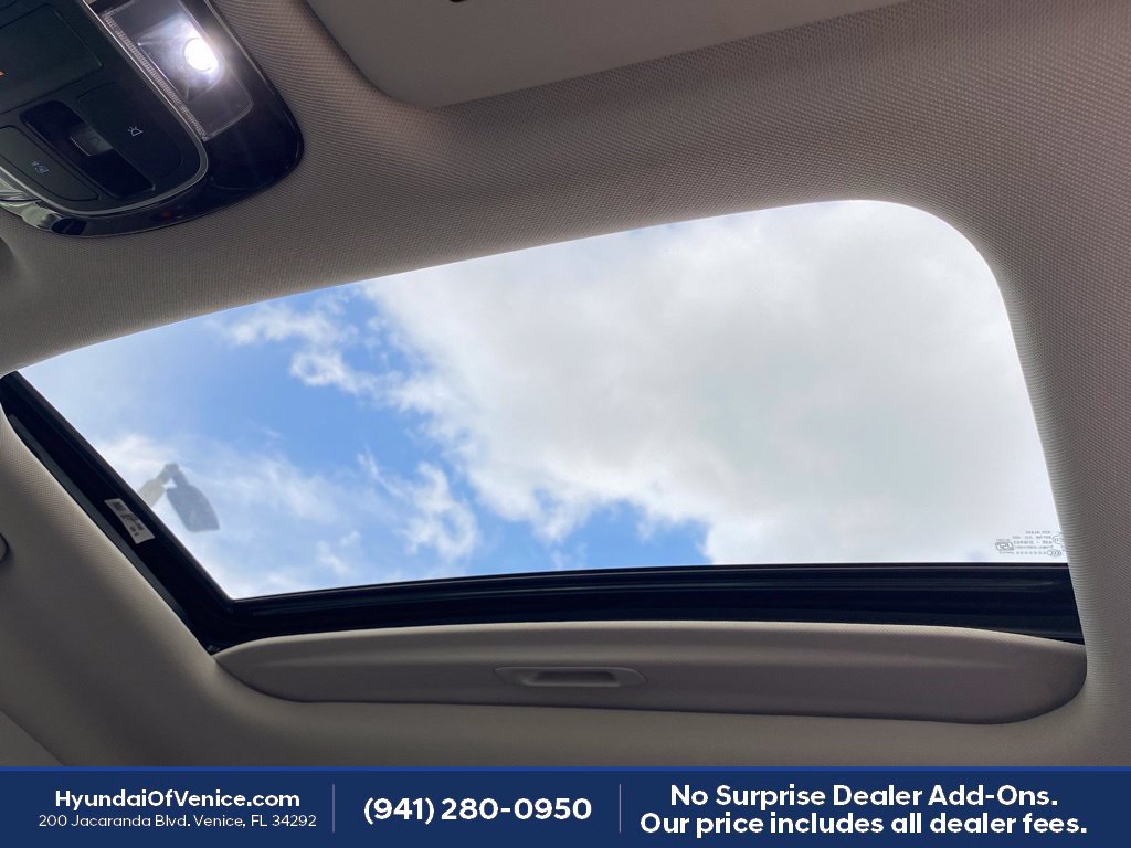 Certified 2025 Hyundai Tucson SEL FWD image 3