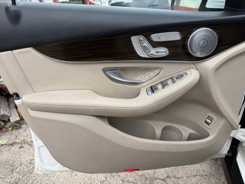 Used 2017 Mercedes-Benz GLC 300 w/ Premium 2 Package image 10