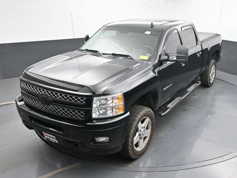 Used 2014 Chevrolet Silverado 2500 LTZ w/ LTZ Plus Package AWD/4WD image 32