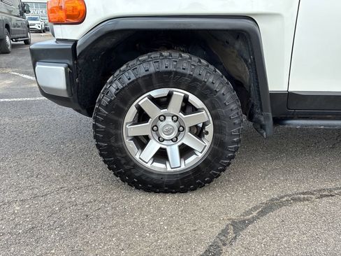 Used 2014 Toyota FJ Cruiser 4WD w/ Upgrade Package image 9