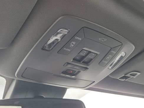 Used 2024 Toyota Sienna XSE w/ XSE Premium Package FWD image 33