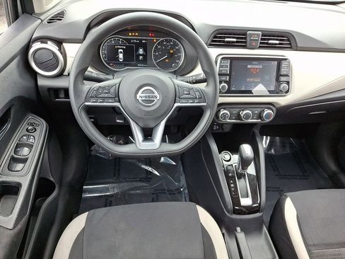 Used 2021 Nissan Versa SV image 12