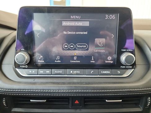 Used 2021 Nissan Rogue S image 24