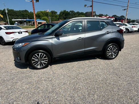 Used 2023 Nissan Kicks SV FWD image 14