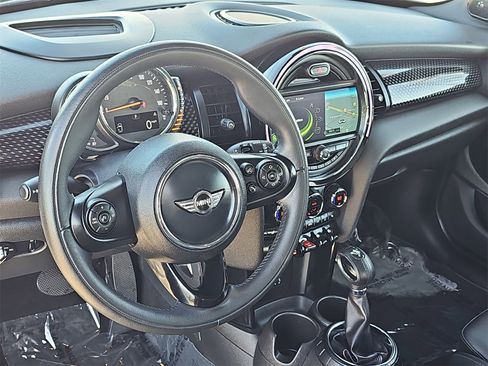 Used 2017 MINI Cooper S image 15