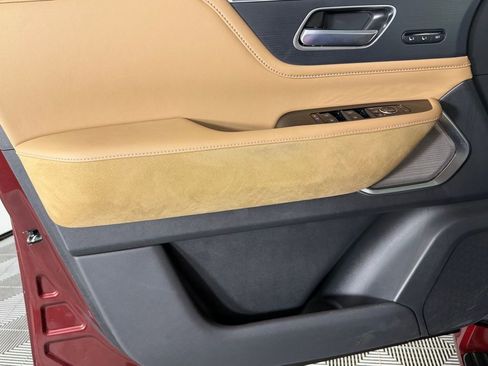 Used 2025 INFINITI QX80 Sensory image 25