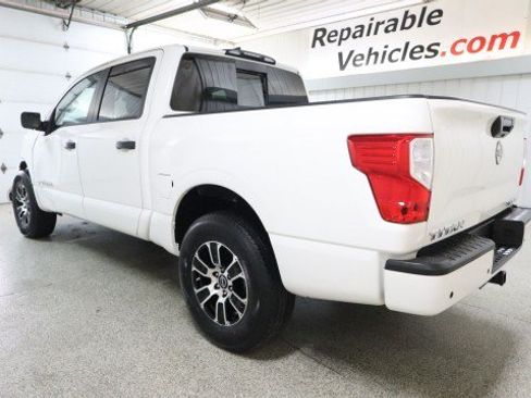 Used 2024 Nissan Titan SV AWD/4WD image 3