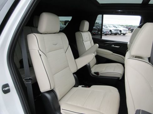 Certified 2021 Cadillac Escalade Sport AWD/4WD image 25