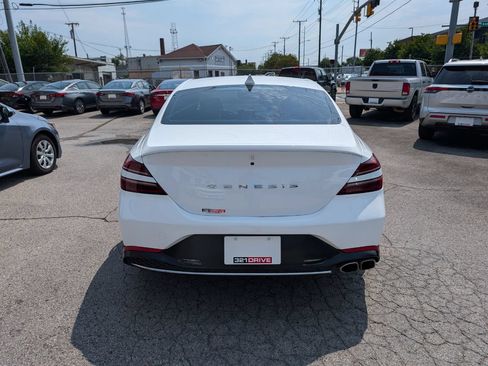 Used 2022 Genesis G70 2.0T RWD image 7
