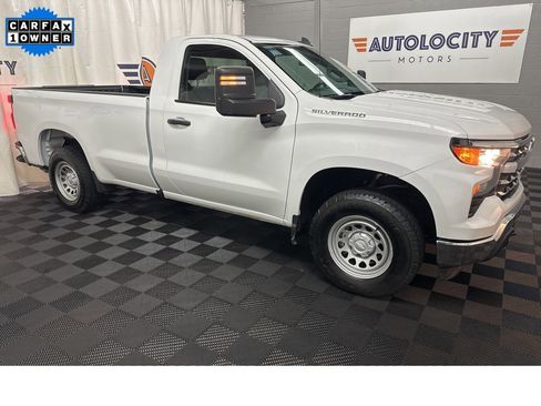 Used 2025 Chevrolet Silverado 1500 W/T w/ WT Value Package image 3