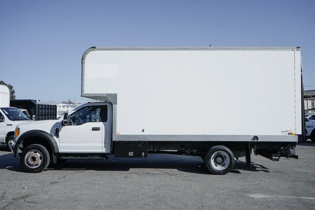 Used 2017 Ford F550 2WD Regular Cab Super Duty image 5