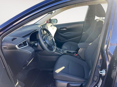 Used 2021 Toyota Corolla LE image 9