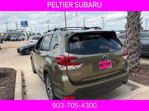 Used 2024 Subaru Forester Premium image 13