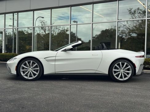 Used 2023 Aston Martin V8 Vantage Roadster RWD image 3