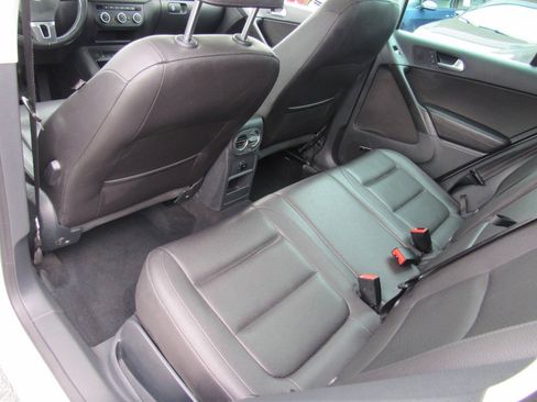Used 2015 Volkswagen Tiguan SEL AWD/4WD image 18