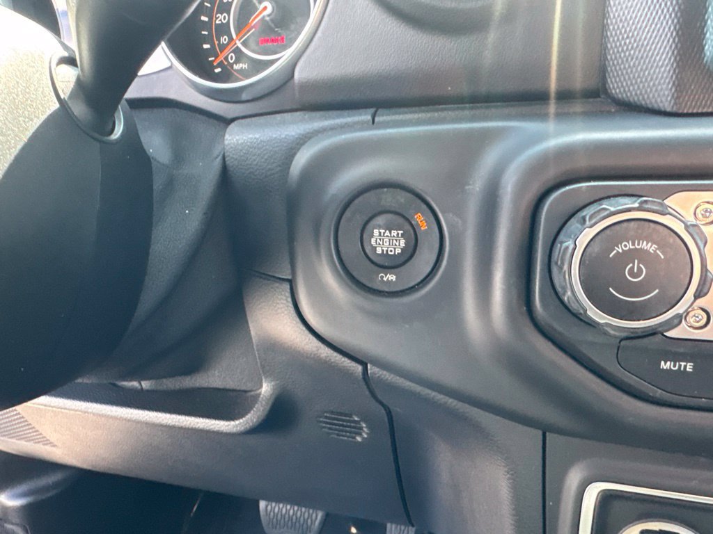 Used 2018 Jeep Wrangler Unlimited Sahara AWD/4WD image 47