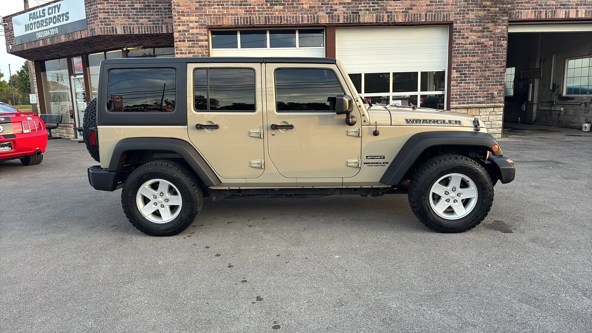 Used 2017 Jeep Wrangler Unlimited Sport w/ Quick Order Package 24S AWD/4WD image 19