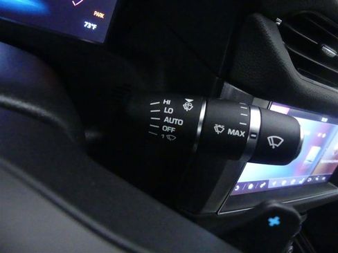 Used 2017 Jaguar XF R-Sport image 17