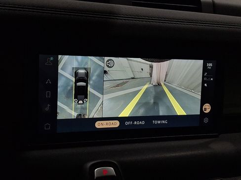 Used 2021 Land Rover Defender 110 SE image 18