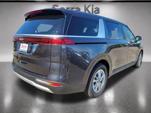 Used 2023 Kia Carnival LX FWD image 5