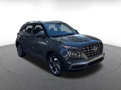 Used 2025 Hyundai Venue SEL