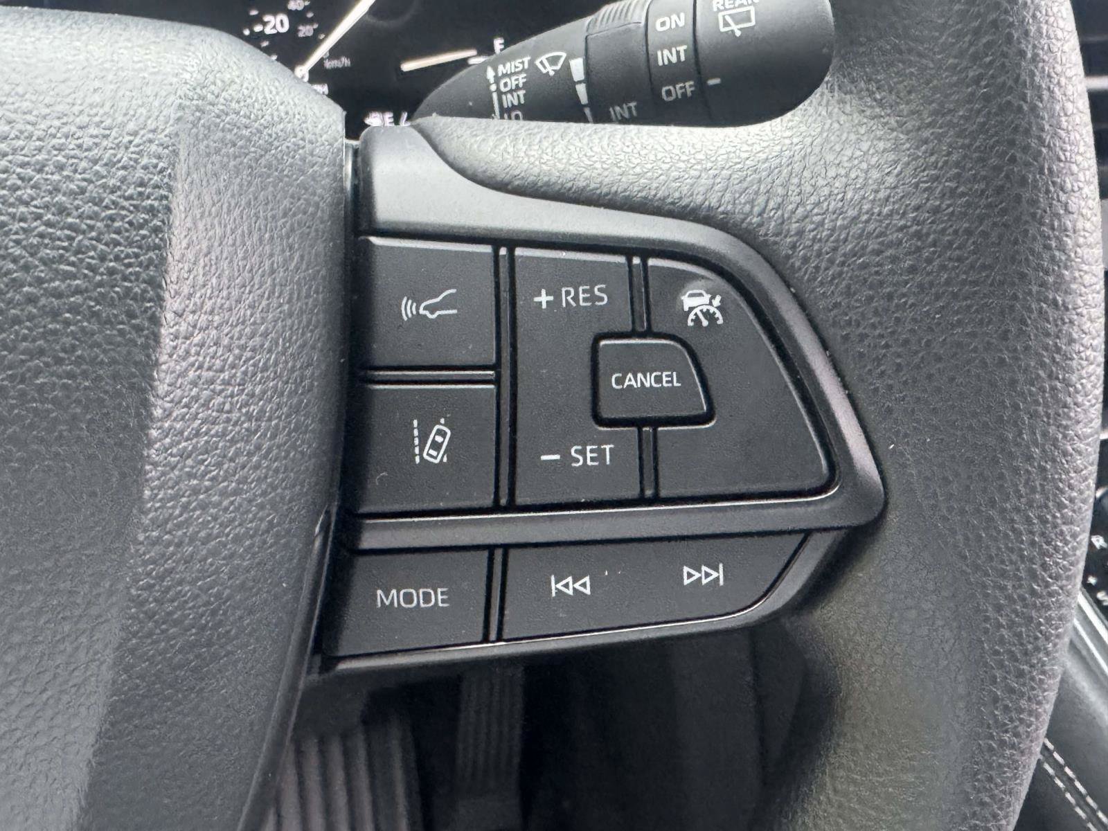 Used 2026 Toyota Sienna LE FWD image 22