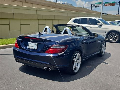 Used 2015 Mercedes-Benz SLK 350 image 3