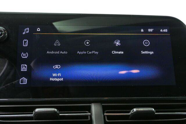 Used 2025 Chevrolet Trax ACTIV w/ Sunroof Package FWD image 14