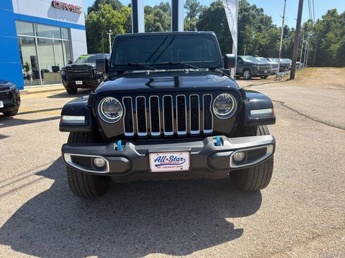 Used 2023 Jeep Wrangler Unlimited Sahara w/ Cold Weather Group AWD/4WD image 15
