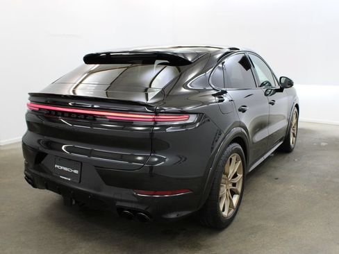 Used 2026 Porsche Cayenne GTS AWD/4WD image 7