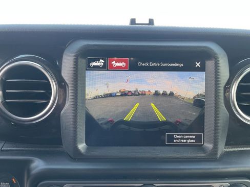 Used 2022 Jeep Wrangler Unlimited Rubicon w/ Trailer Tow Package image 30