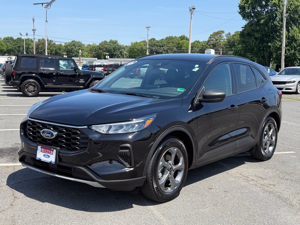 Used 2025 Ford Escape ST-Line FWD image 8