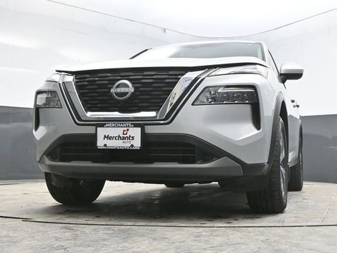 Used 2023 Nissan Rogue SV image 32