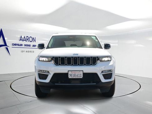 Used 2022 Jeep Grand Cherokee Limited 4xe w/ Luxury Tech Group II AWD/4WD image 4