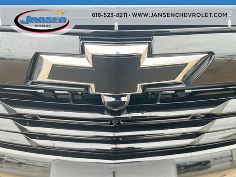 Used 2025 Chevrolet Suburban RST image 30