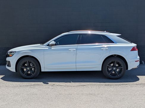 Used 2022 Audi Q8 Premium w/ Convenience Package AWD/4WD image 8