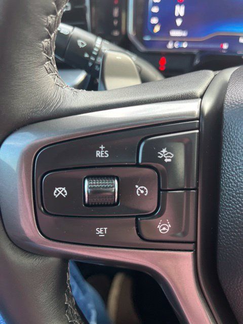 Used 2025 Chevrolet Silverado 1500 High Country AWD/4WD image 27