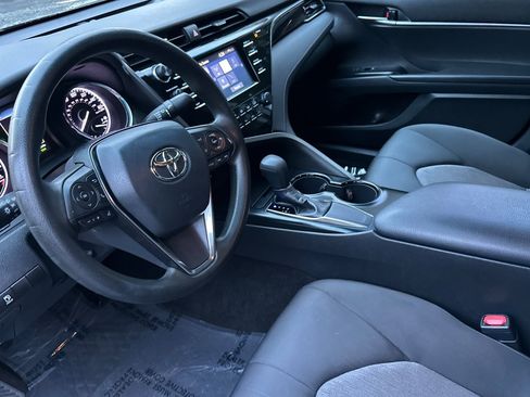 Used 2019 Toyota Camry LE image 7