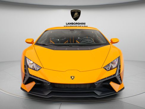 Used 2023 Lamborghini Huracan Tecnica RWD image 2