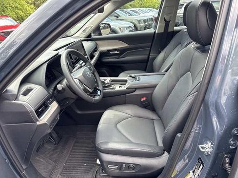Used 2026 Toyota Grand Highlander AWD image 14