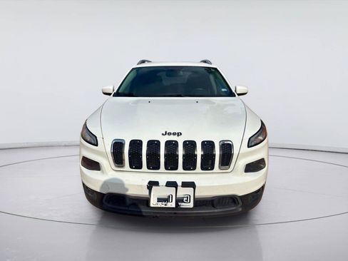 Used 2017 Jeep Cherokee Latitude w/ Safety/Convenience Group FWD image 10