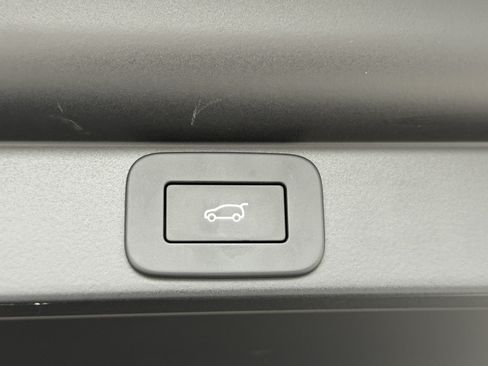 Used 2025 Land Rover Range Rover SE AWD/4WD image 11