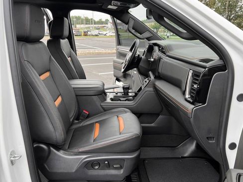 Used 2024 GMC Sierra 1500 AT4 w/ AT4 Preferred Package image 19