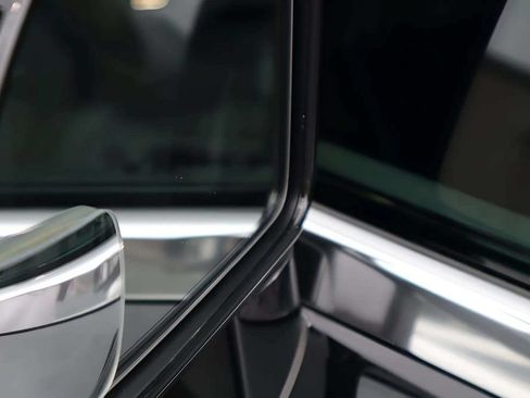 Used 2021 Rolls-Royce Wraith RWD image 19