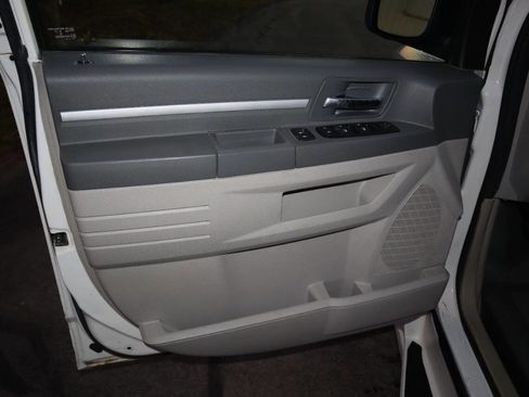 Used 2010 Dodge Grand Caravan SE w/ Climate Group image 31