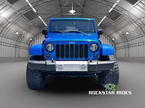 Used 2015 Jeep Wrangler Unlimited Sahara w/ Connectivity Group AWD/4WD image 6